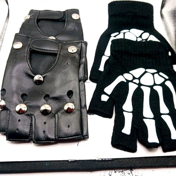Lot Of 2 Fingerless Gloves Faux Leather Studded + Skelton Print-Black-Unisex - Picture 1 of 10